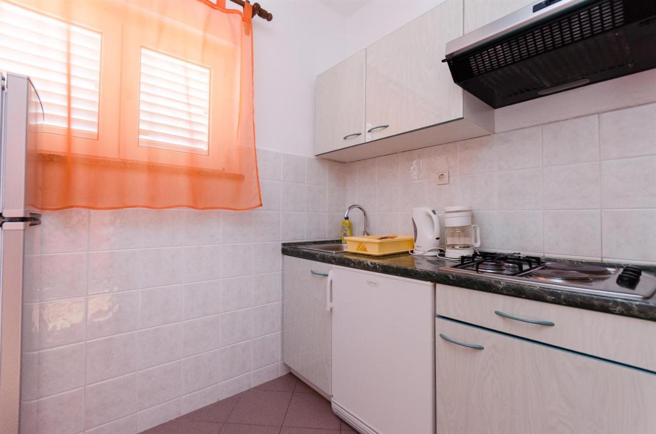 Apartments Mirjana B Лопар Екстериор снимка