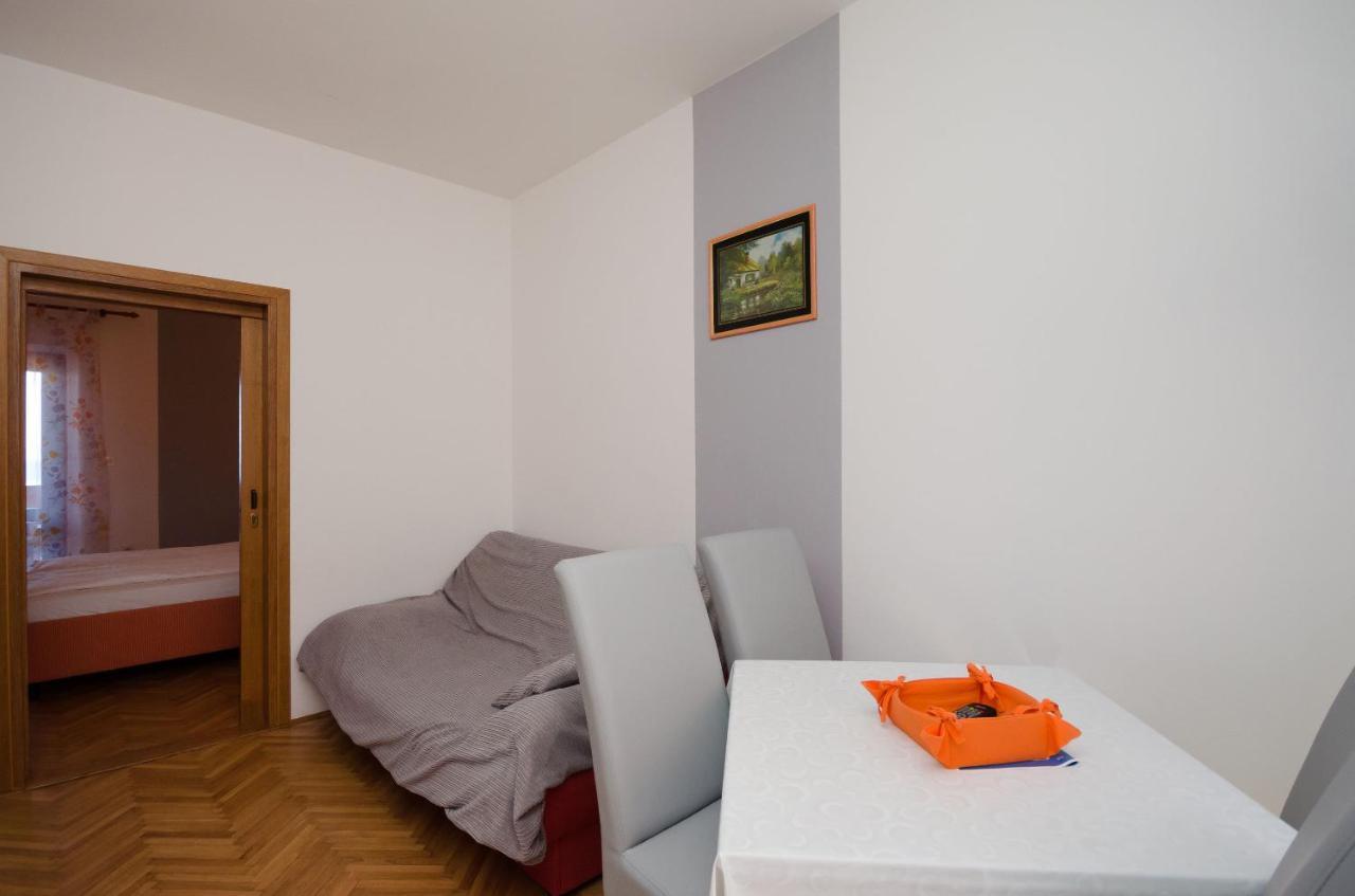 Apartments Mirjana B Лопар Екстериор снимка