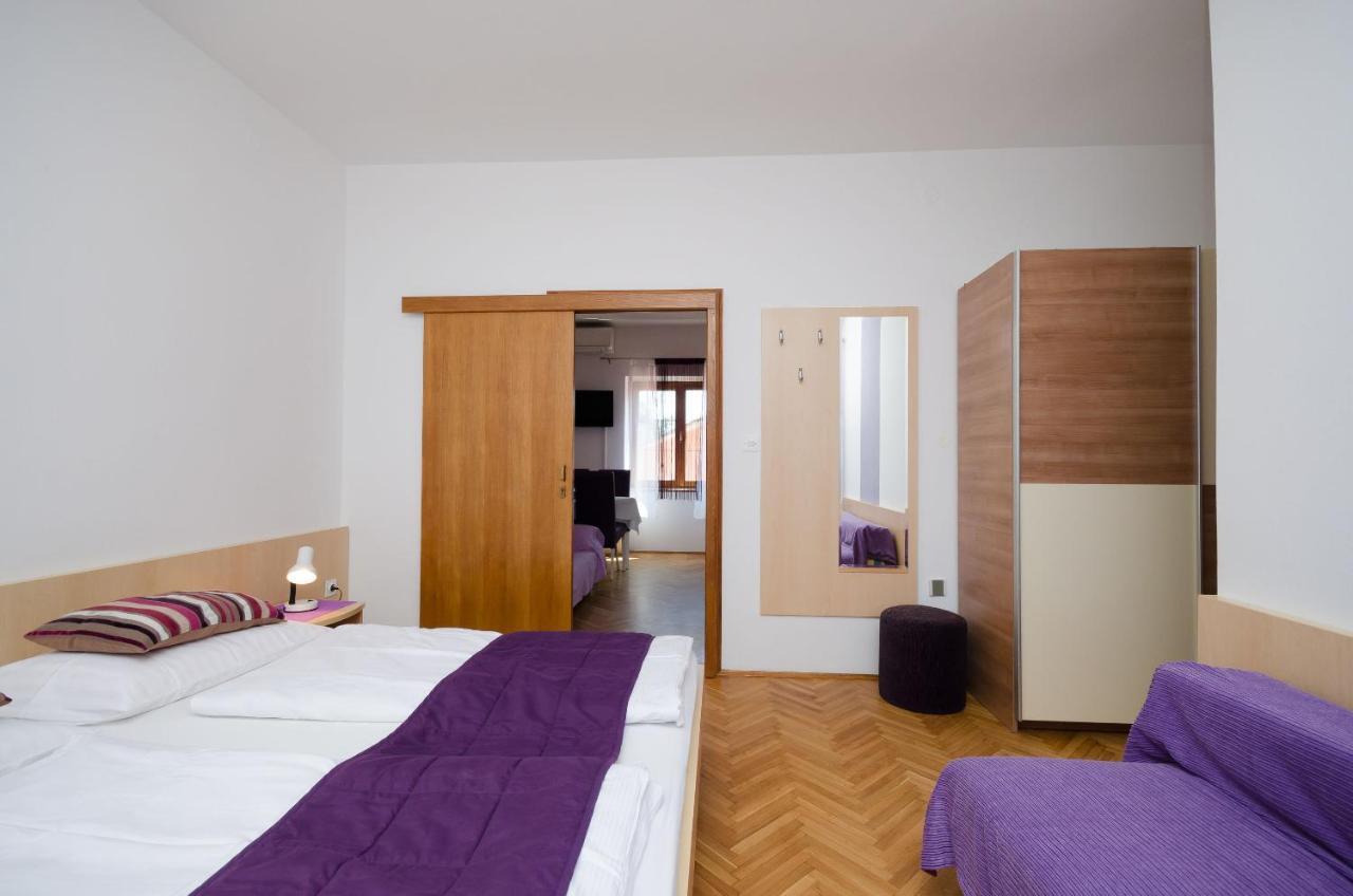 Apartments Mirjana B Лопар Екстериор снимка
