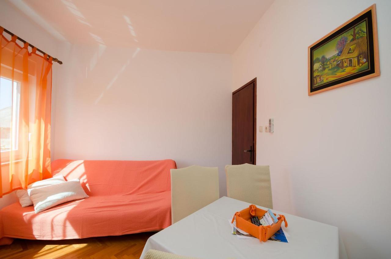 Apartments Mirjana B Лопар Екстериор снимка