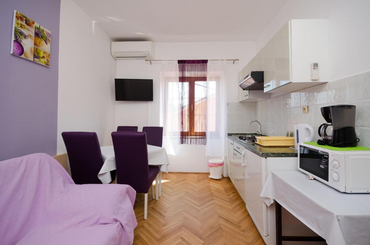 Apartments Mirjana B Лопар Екстериор снимка