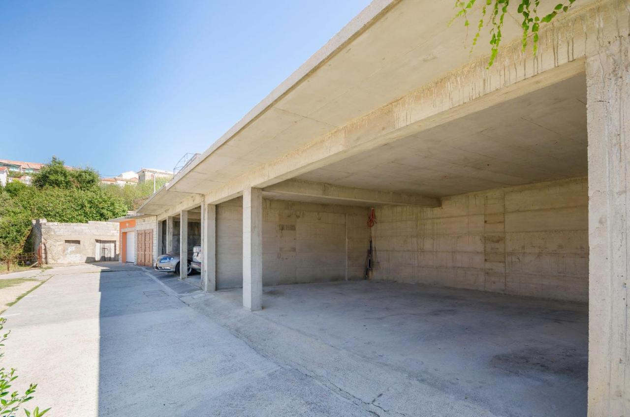 Apartments Mirjana B Лопар Екстериор снимка